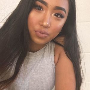 Meet your Posher, Cayla